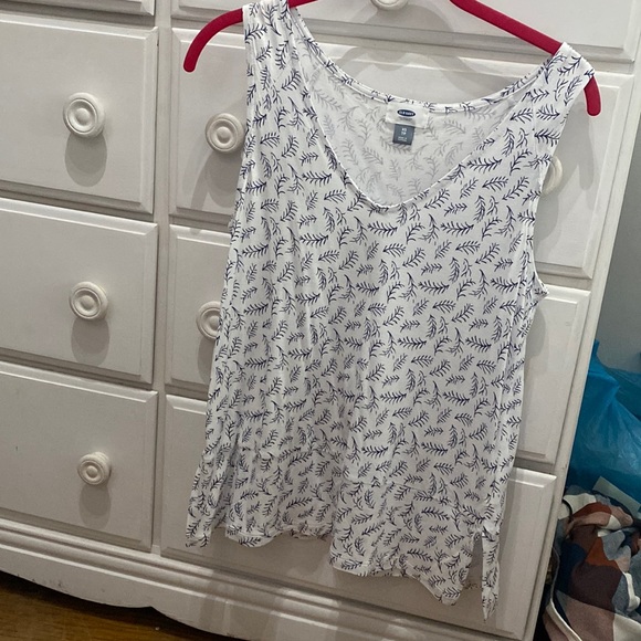 Old navy loose fitting tank - Picture 1 of 3